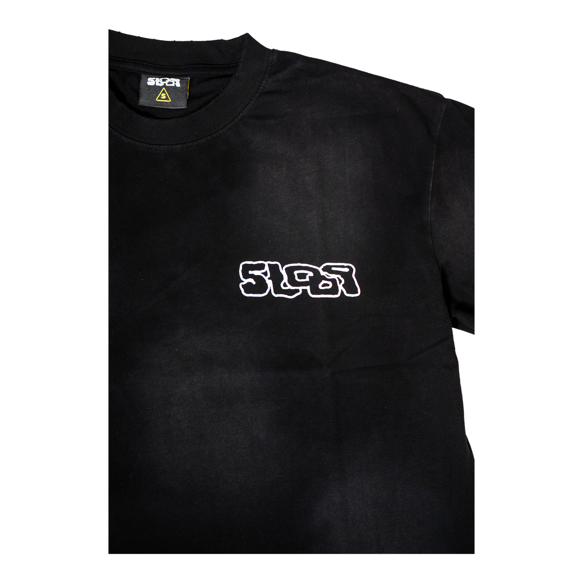 5Loop 5IVFADED T-shirt, close-up of the chest logo and faded fabric